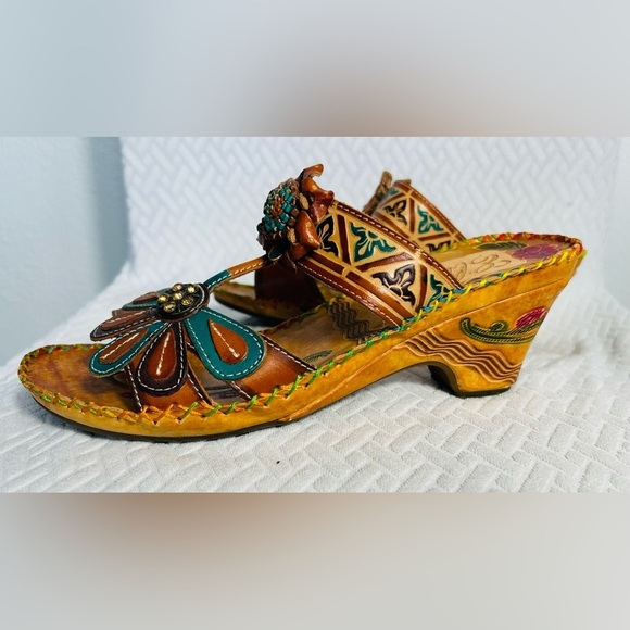 Elite by Corkys Jamaica Multi Floral Tooled Leather Wedge Sandals size 10 - Picture 4 of 7